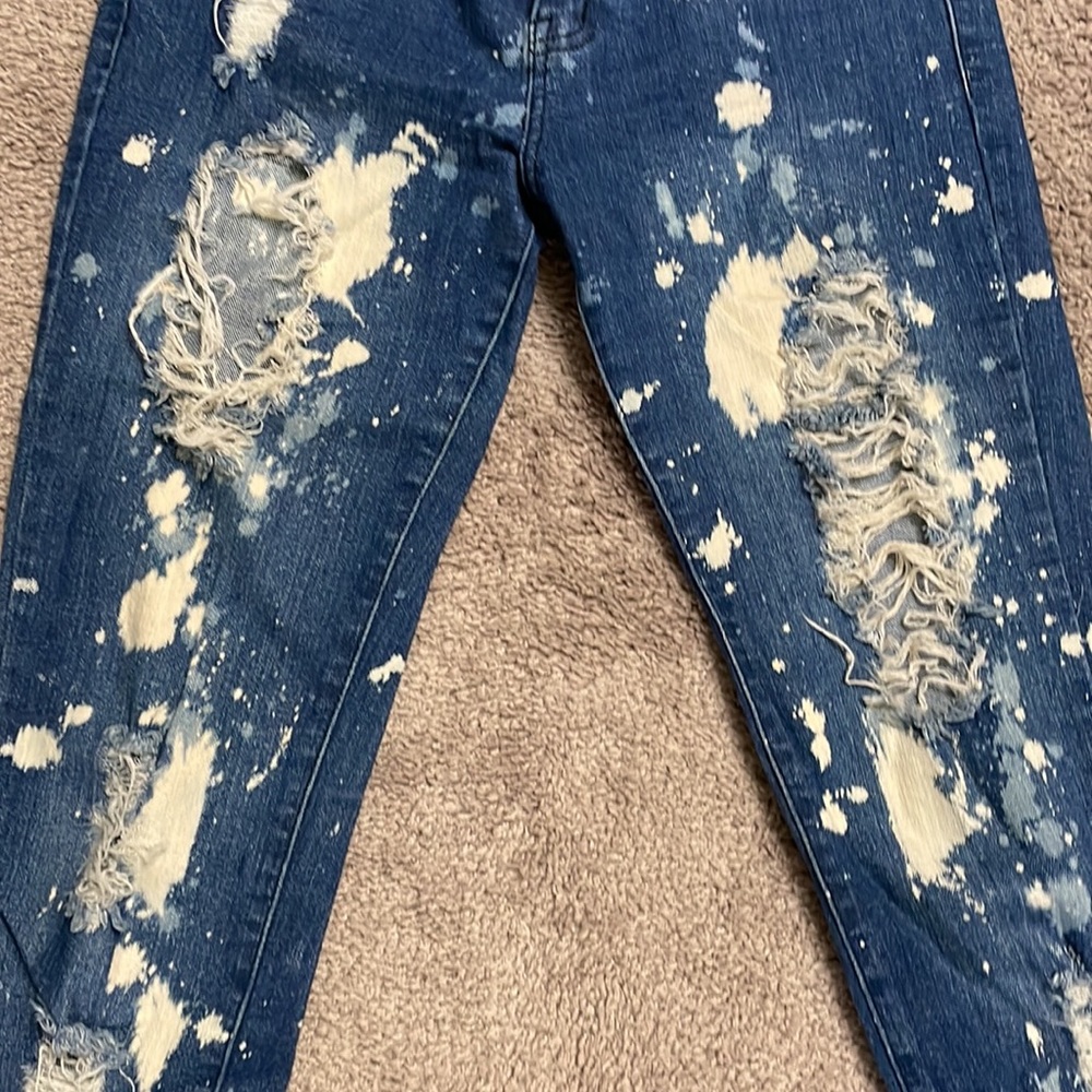 Distressed Jeans - Picture 2 of 4